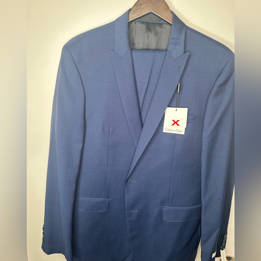 Calvin Klein Extreme Slim Fit Wool Navy Suit 44/37W NWT